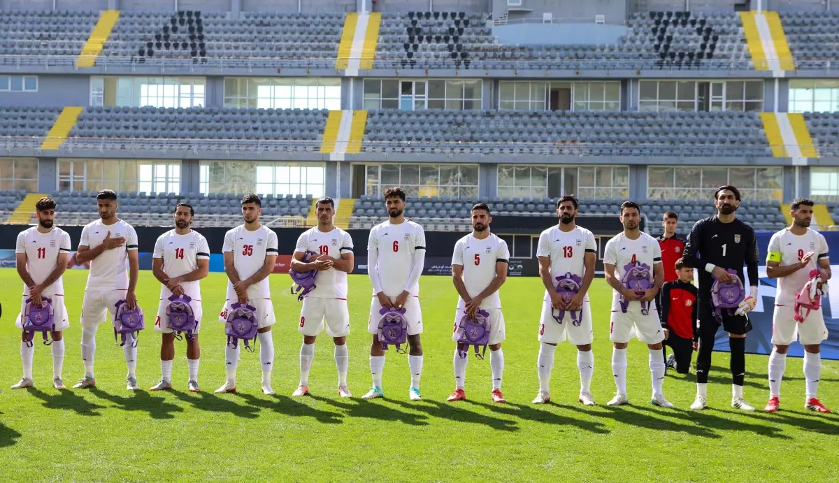 İran Milli Takımı, Nijerya Maçında Çocuk Sırt Çantalarıyla Savaş Mağdurlarına Dikkat Çekti