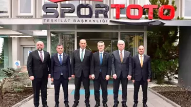 Yeni inşa edilecek futbol sahası ve tenis kortu