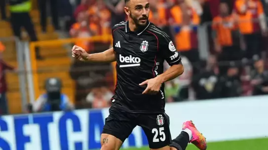 Gökhan Sazdağı Beşiktaş'tan Ayrılıyor: Yeni Sezon Planları Belirsiz