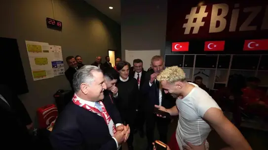 Cumhurbaşkanı Erdoğan, A Milli Futbol Takımının Romanya Zaferini Telefonla Kutladı