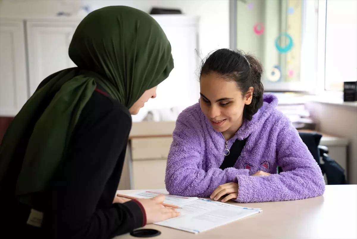 Sesli Testlerle Görme Engelli Öğrenciler İçin Sınav Hazırlığı Devrimi