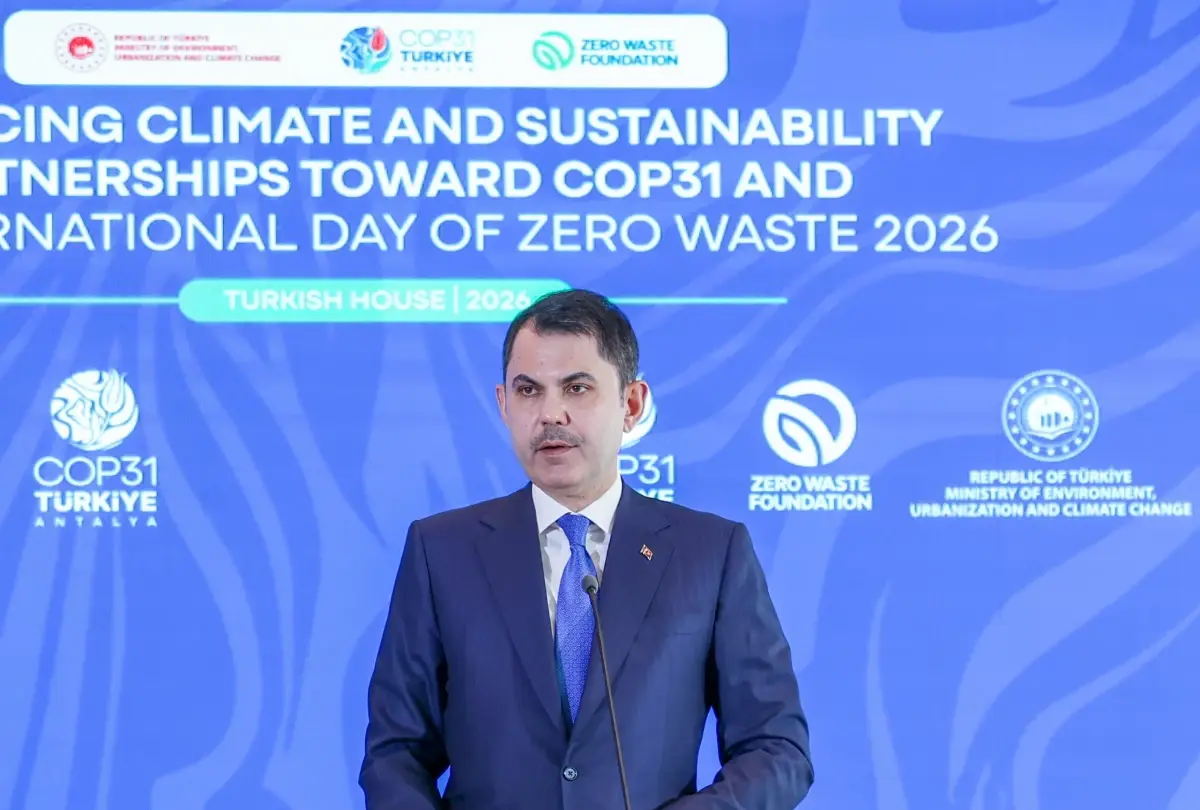 Bakan Murat Kurum New York'ta UN Genel Merkezi önünde