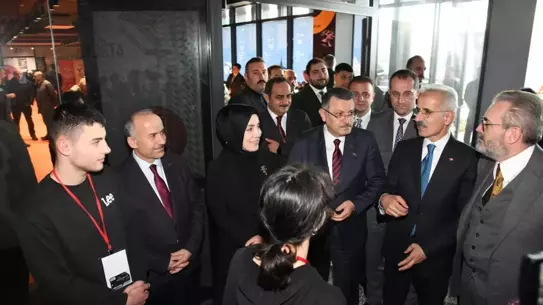 Ulaştırma Bakanı Uraloğlu, Bilim Merkezi ve Yeniden Açılan Fabrikayı İnceledi