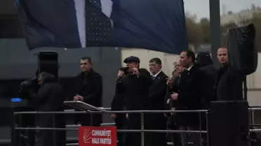 Uşak Belediye Başkanı’nın Sorumluluğu Üzerine Özgür Özel’in Açıklamaları