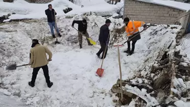 Hakkari Durankaya’da Ahır Çöktü: 5 Küçükbaş Hayvan Hayata Veda Etti