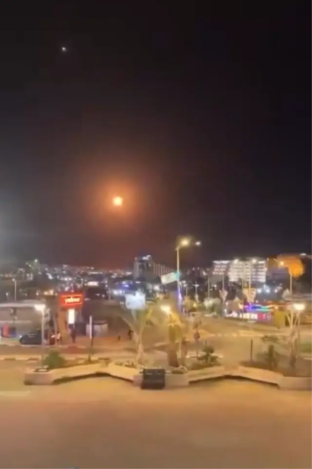 İsrail hava savunma sistemi füzeyi engelliyor