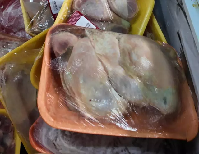 Kapanış sonrası kasap dükkanı