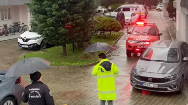 Aydın Efeler'de Sağanak Sonrası İstinat Duvarı Çöktü, 4 Araç Hasar Aldı