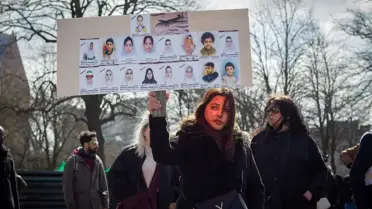 Lahey'de İran'a Yönelik Saldırılara Karşı Binlerce Kişi Sokakları Doldurdu