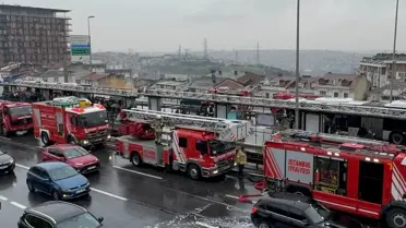 Kağıthane Metrobüs Durağında Çıkan Yangın Kontrol Altına Alındı