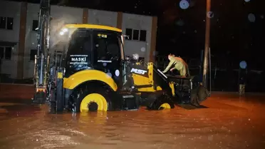 Turgutlu’da su baskını sonrası kurtarma ekipleri