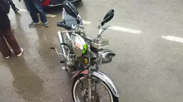 İnegöl'de Motosiklet ve Otomobil Çarpıştı: Sürücü Hafif Yaralı