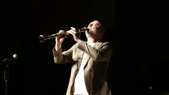 Hüsnü Şenlendirici, Safranbolunun Tarihi Sokaklarında Büyüleyici Klarnet Konseriyle Büyüledi