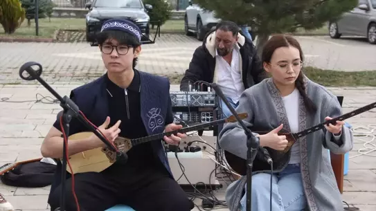 Zara’da Nevruz Coşkusu: Renkli Kutlamalar ve Türk Dünyası Ezgileri