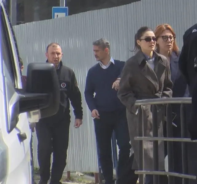 Hande Erçel ifadesi fotoğraf 1