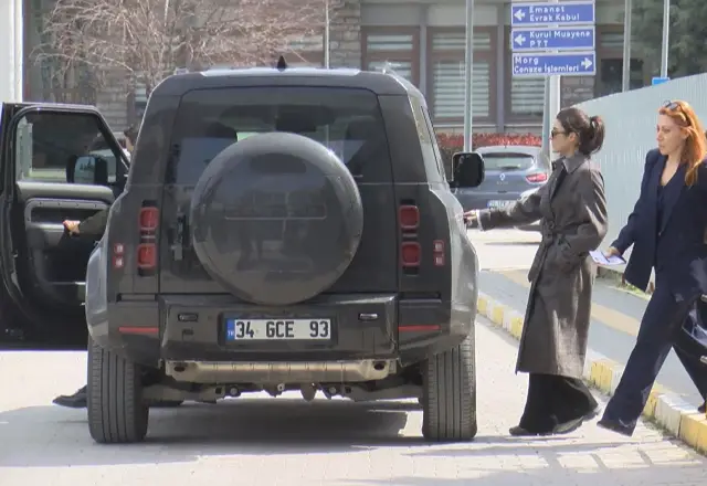 Hande Erçel ve Hakan Sabancı