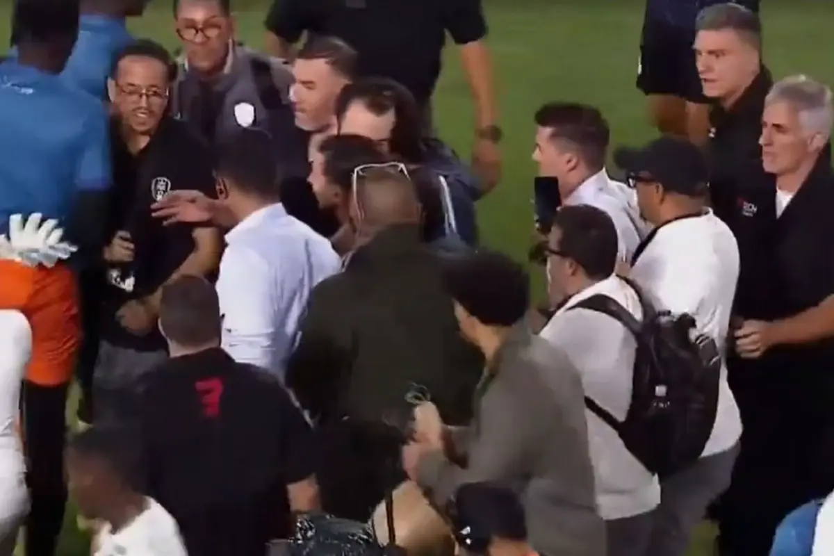 Moritanya teknik ekibi ve Lionel Messi fotoğrafı