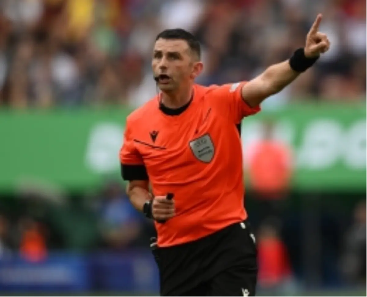 Michael Oliver, A Milli Takım'ın 2026 FIFA Play‑Off Finali Hakemi Oldu