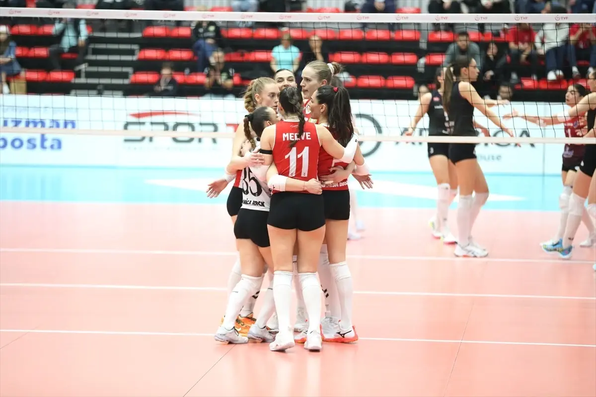 Kadınlar 1. Lig Voleybol Yarı Finalinde Büyük Çekişme: Afyon ve Vestel Finale Yükseldi
