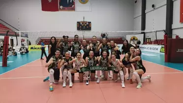 Sakarya Voleybol, Vodafone Sultanlar Ligi'ne Yükseldi: Çanakkale Belediyesi'ni 3-0 Mağlup Etti