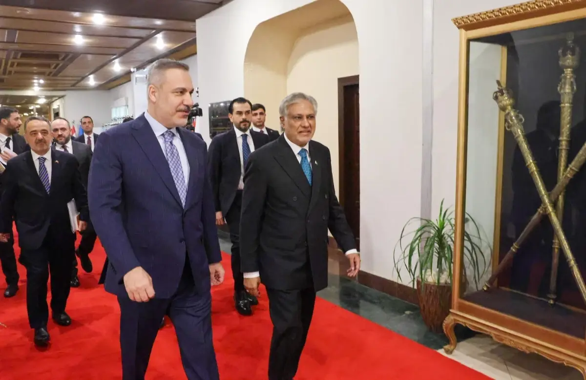 Hakan Fidan, Pakistan Dışişleri Bakanıyla İslamabad’da Görüştü