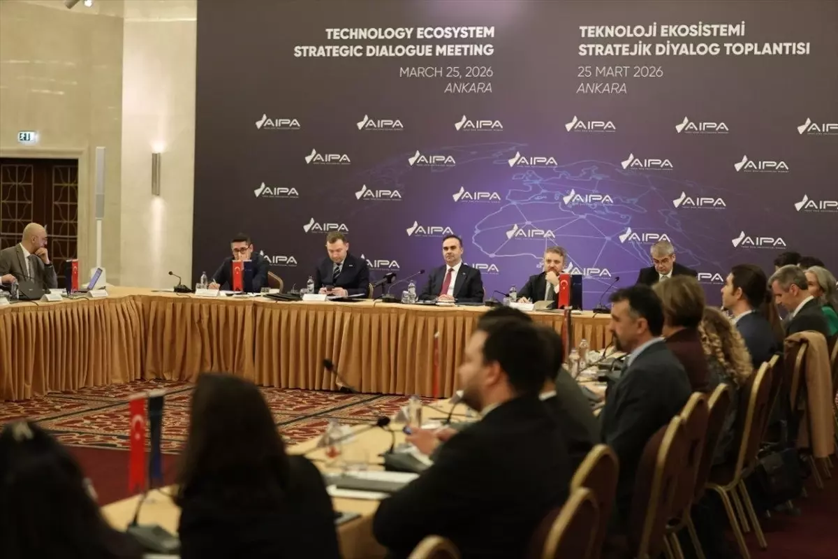 Sanayi Bakanı Kacır'dan Yapay Zeka ve Dijital Dönüşüm Vizyonu