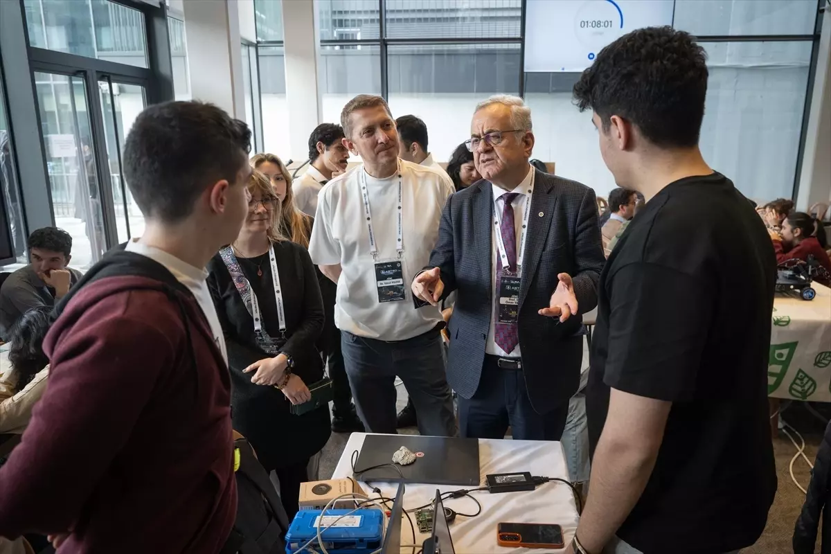 Uzay Temalı Hackathon Türkiye'de Büyük İlgi Görüyor: TUA Astro Finalistleri Açıklandı
