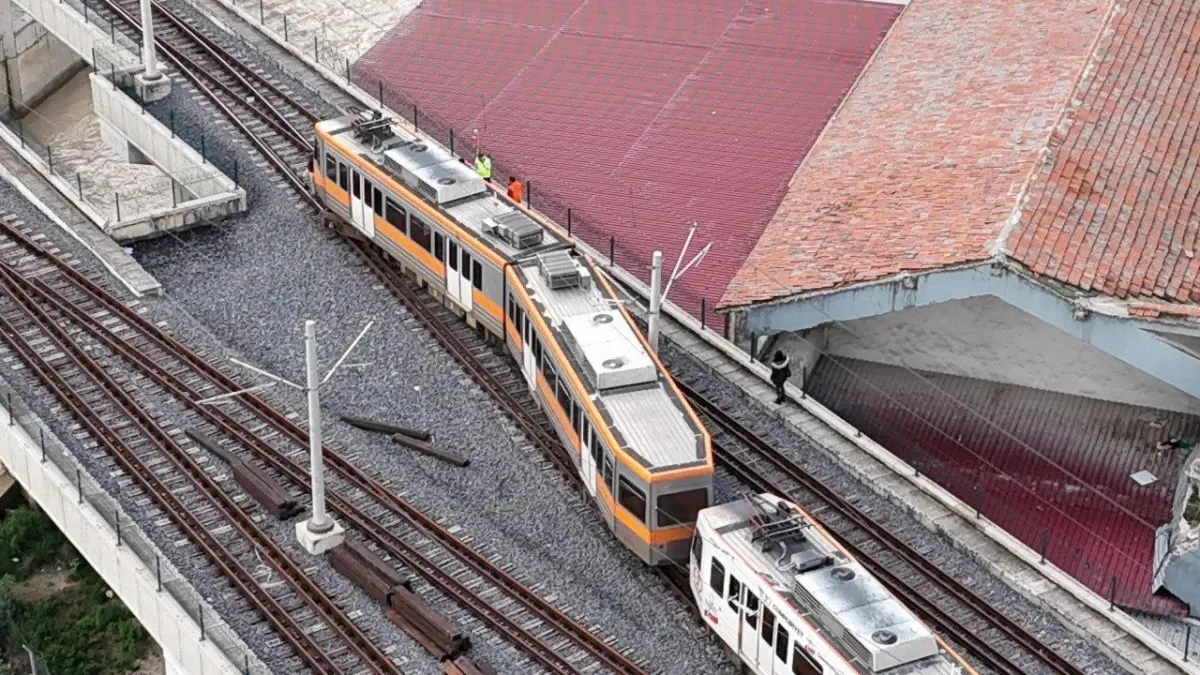 Adana metrosunda vagon raydan çıktı, yolcular güvenli bir şekilde tahliye edildi