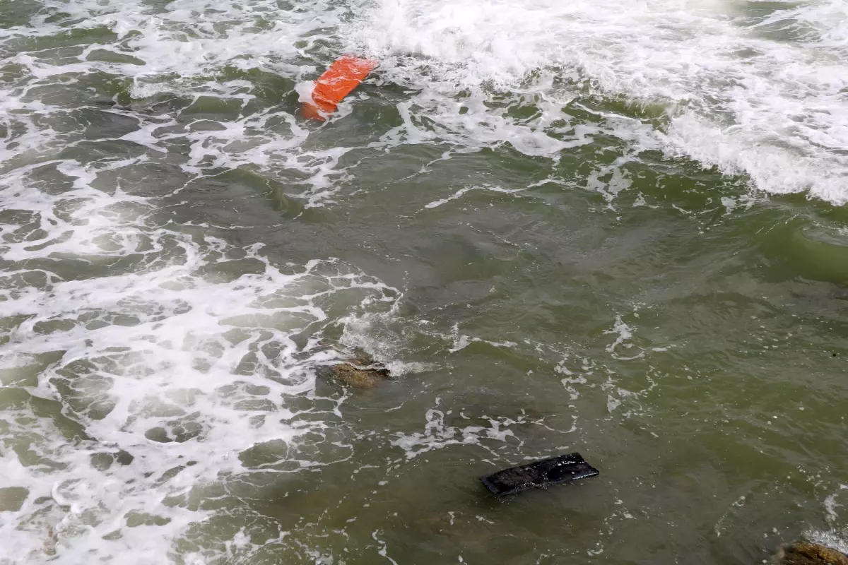 Alanya’da Fırtına Sürerken Motor Arızası Balıkçı Teknesini Alabora Etti, İki Mürettebat Kurtuldu