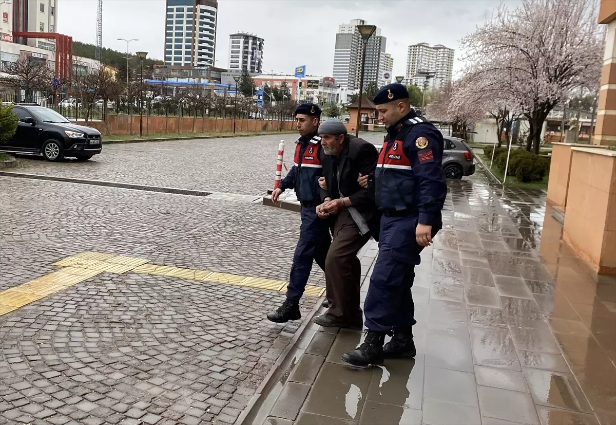 Kastamonu’da Baba, Oğlunu Av Tüfeğiyle Vurarak Hayatını Kaybetti