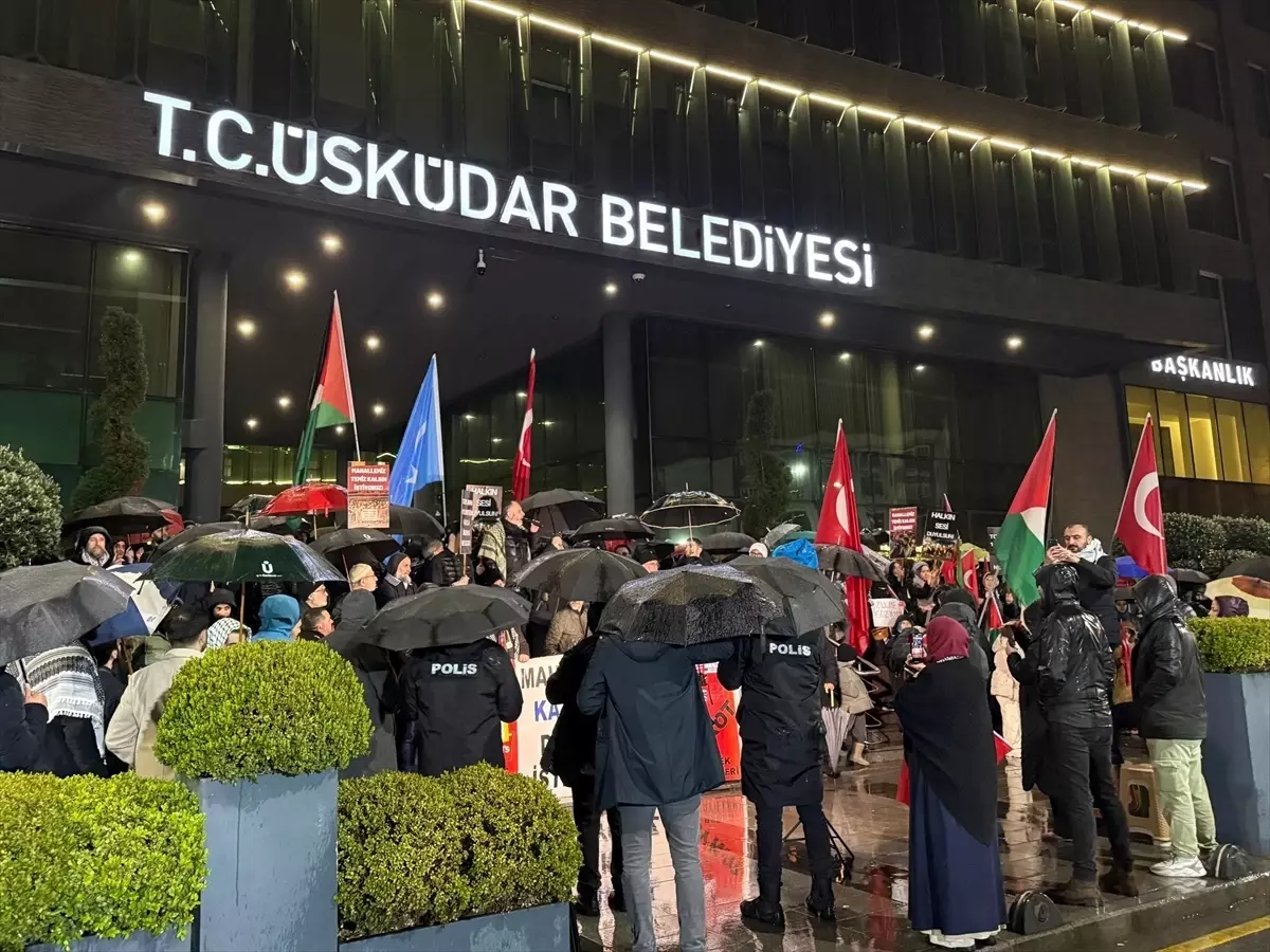 Üsküdar’da McDonald’s Açılışına Karşı Mahalle Sakinlerinin Direnişi