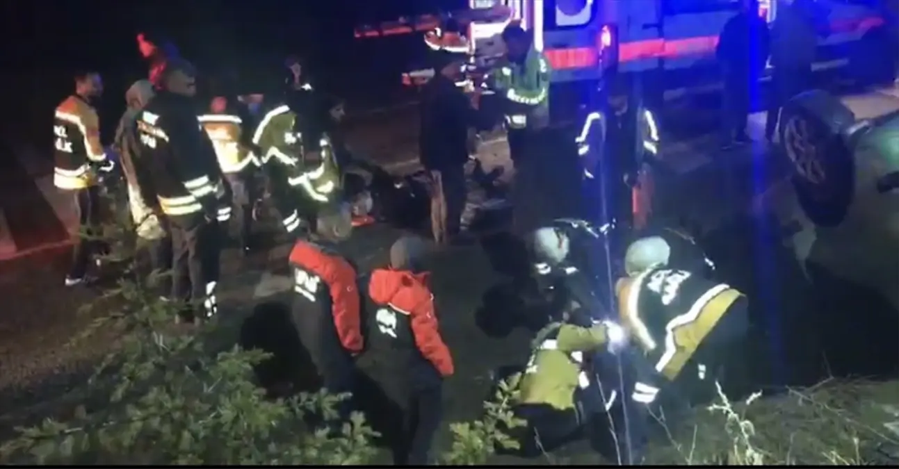 Yozgat'ta Devrilen Otomobilde 2 Kişi Yaralandı: Sağlık Ekipleri Olay Yerine Müdahale Etti