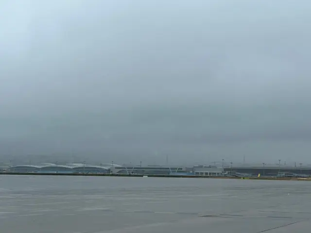 Yağmur nedeniyle pistte su birikintileri