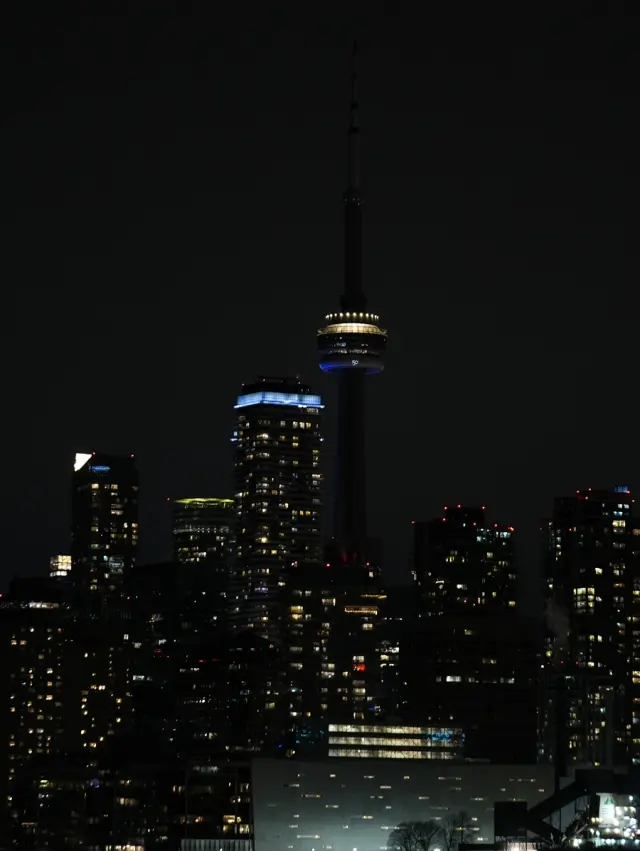 Earth Hour sonrası CN Tower