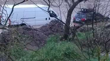 Kurtarma sırasında itfaiye ekipleri