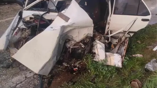 Alaşehir’de TIR ile otomobil çarpıştı: 1 ağır yaralı, 3 hafif yaralı