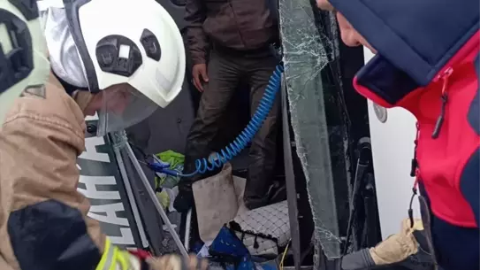 Devrilen kamyonun ana fotoğrafı