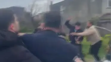 Ehliyet sınavı sonrası yaşanan kavga anı