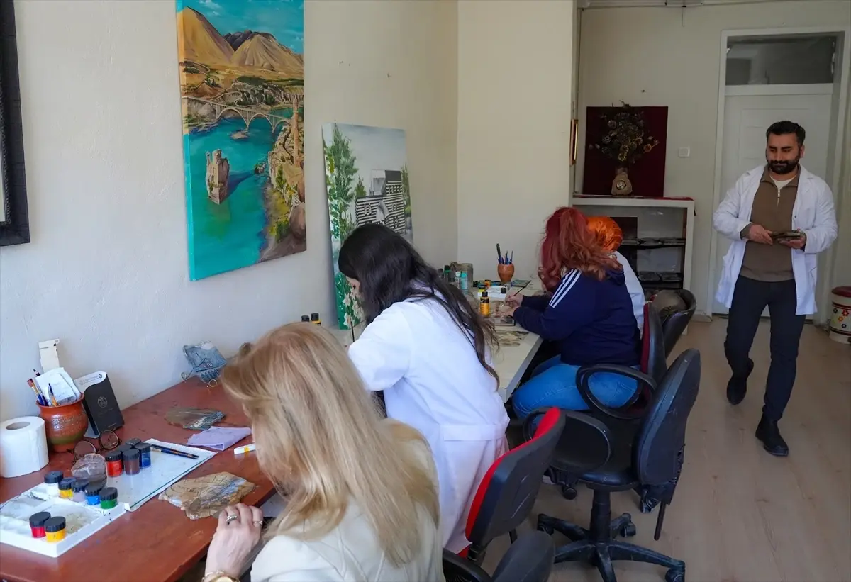 Diyarbakır’da Yarı Değerli Taşlarla Türkiye’nin 81 İlin Tarihi Silüetleri