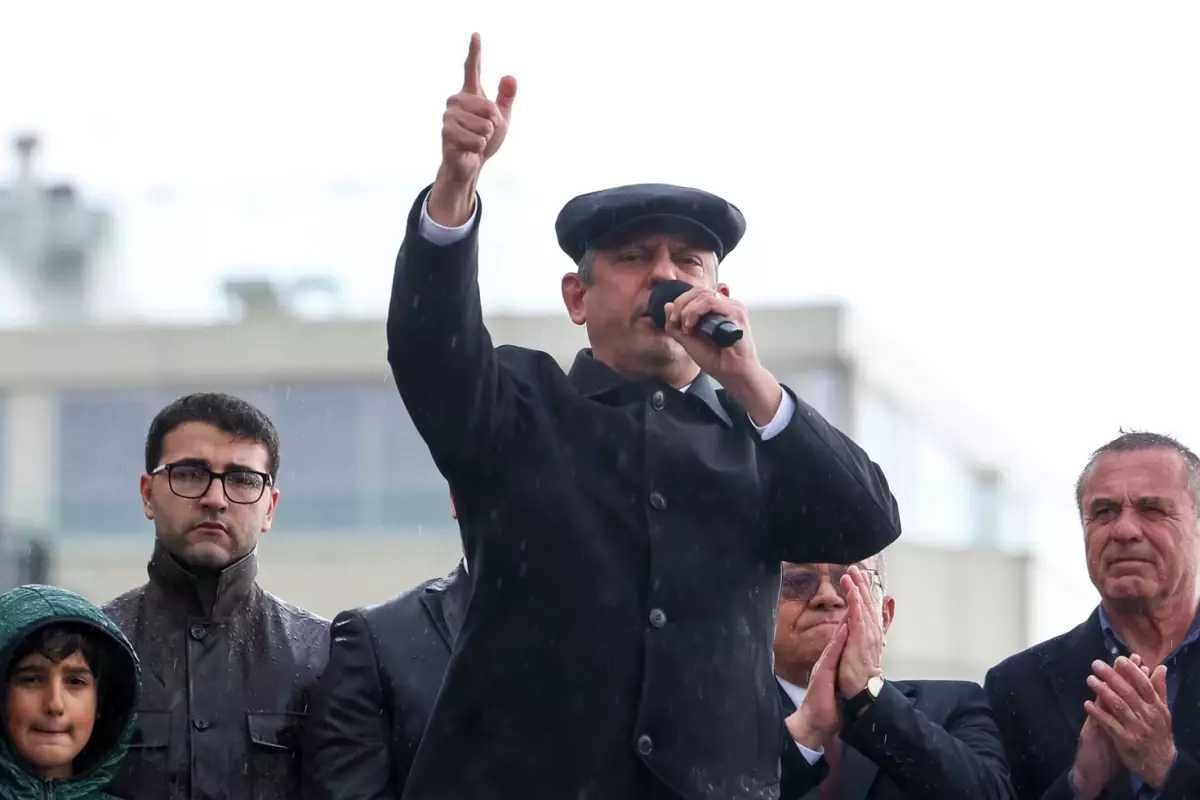 CHP Lideri Özgür Özel’e Cumhurbaşkanına Hakaret Nedeniyle Soruşturma Açıldı