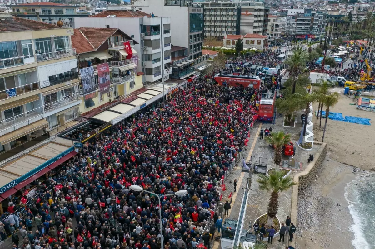 Özgür Özel'den Parti İçin Net Mesaj: 'Ne Ekrem Ne Ömer'i Kabul Etmiyoruz'