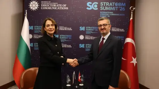 İletişim Bakanı Duran, STRATCOM Zirvesi'nde Bangladeş ve Bulgaristan'la Medya İşbirliğini Derinleştirdi