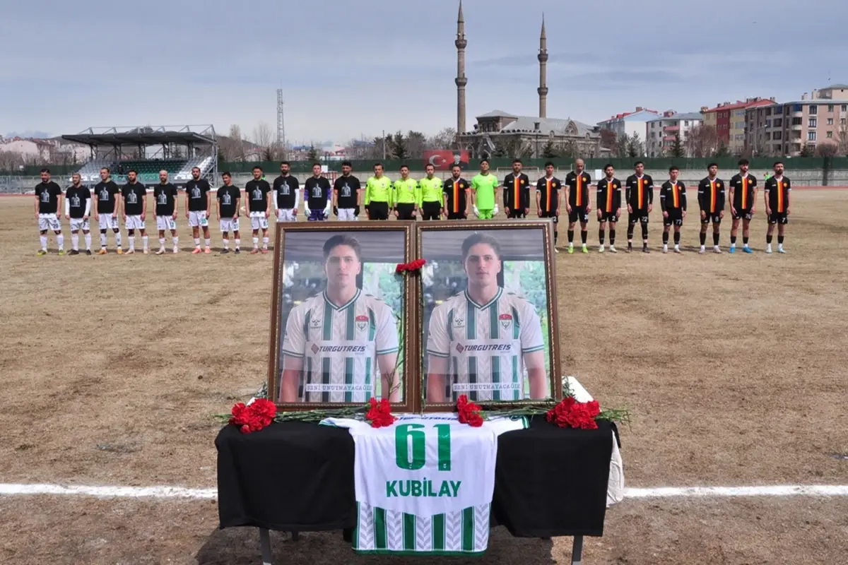 Kars 36 Spor, Kaybedilen Genç Futbolcuyu Anma Etkinliği Düzenledi