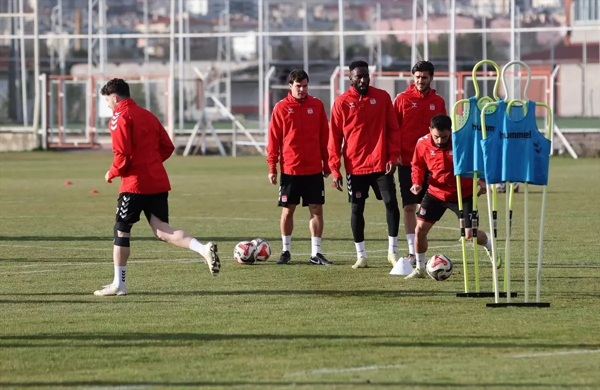 Sivasspor'un Play‑Off Yolunda Galibiyet Serisi Hedefi