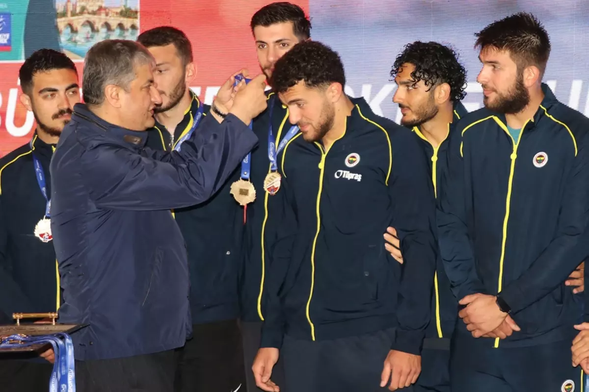 Fenerbahçe Kürek Takımı Türkiye Kupası’nda Çifte Zafer Kazandı