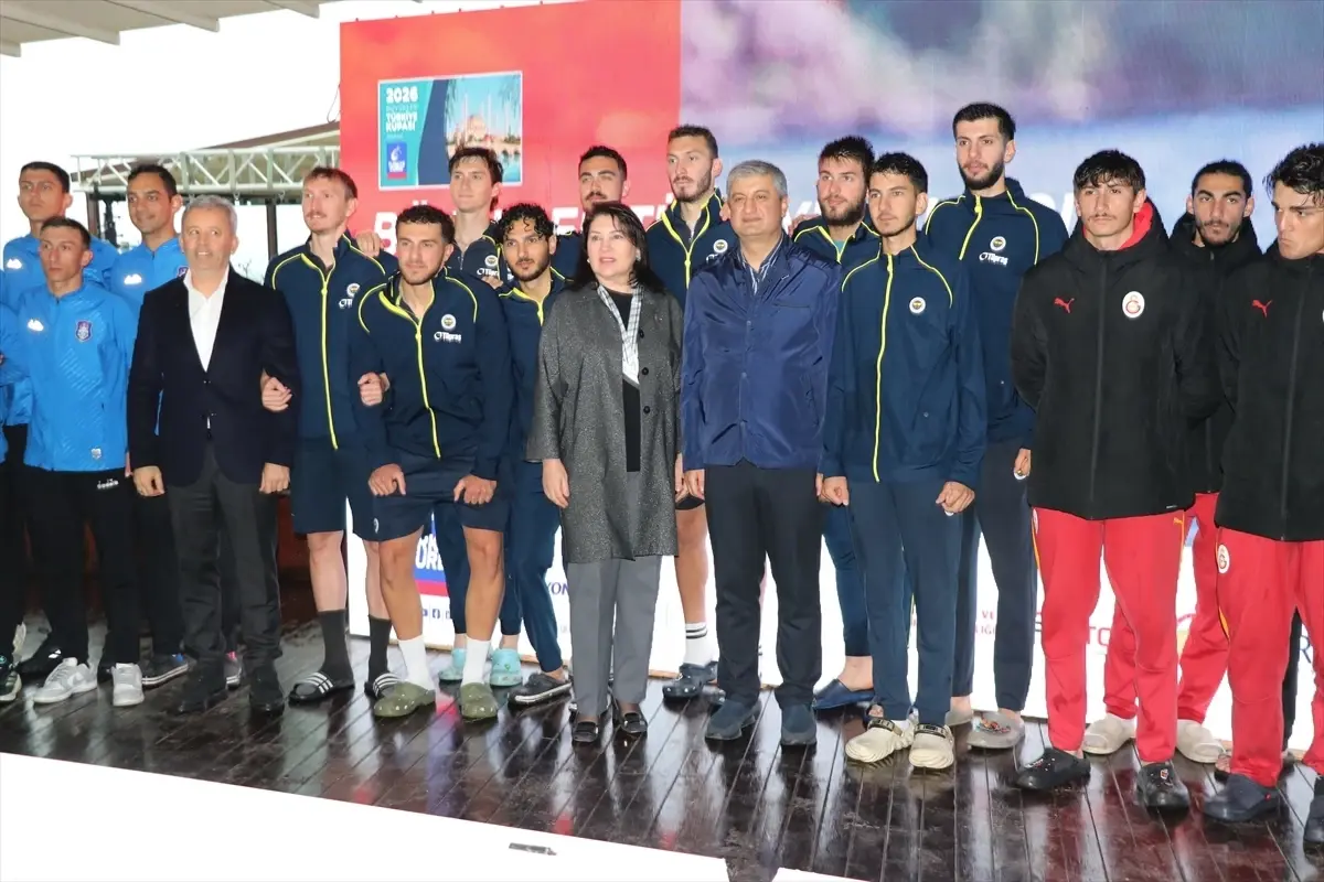 Fenerbahçe, Türkiye Kupası Kürek Yarışları'nda Hem Erkeklerde Hem Kadınlarda Birinci Oldu