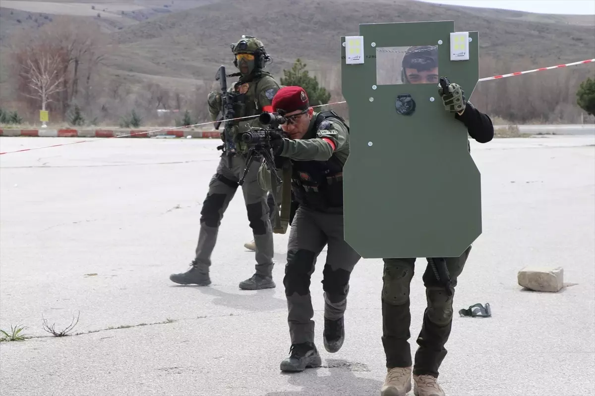 Yozgat'ta 300 Airsoft Sporcusu, 10 İlden Gelen Takımlarla Askeri Simülasyona Katıldı