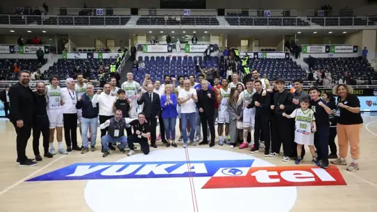 Maçın kritik anlarından bir fotoğraf