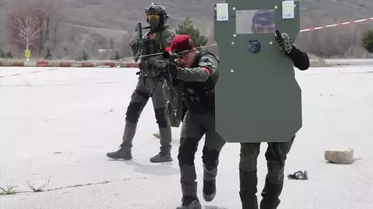 Airsoft müsabakasının aksiyonu