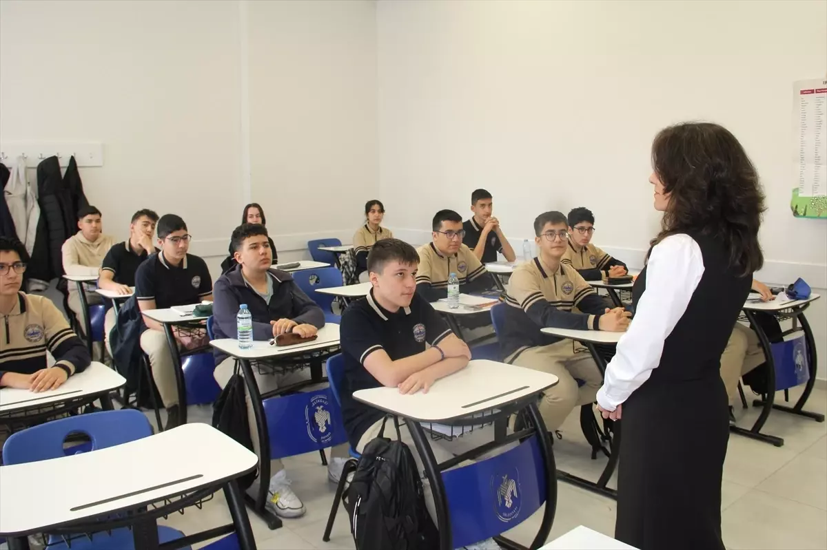 TUSAŞ, Kayseri Mesleki Lisesine Helikopter ve Uçak Motoru Hediye Etti